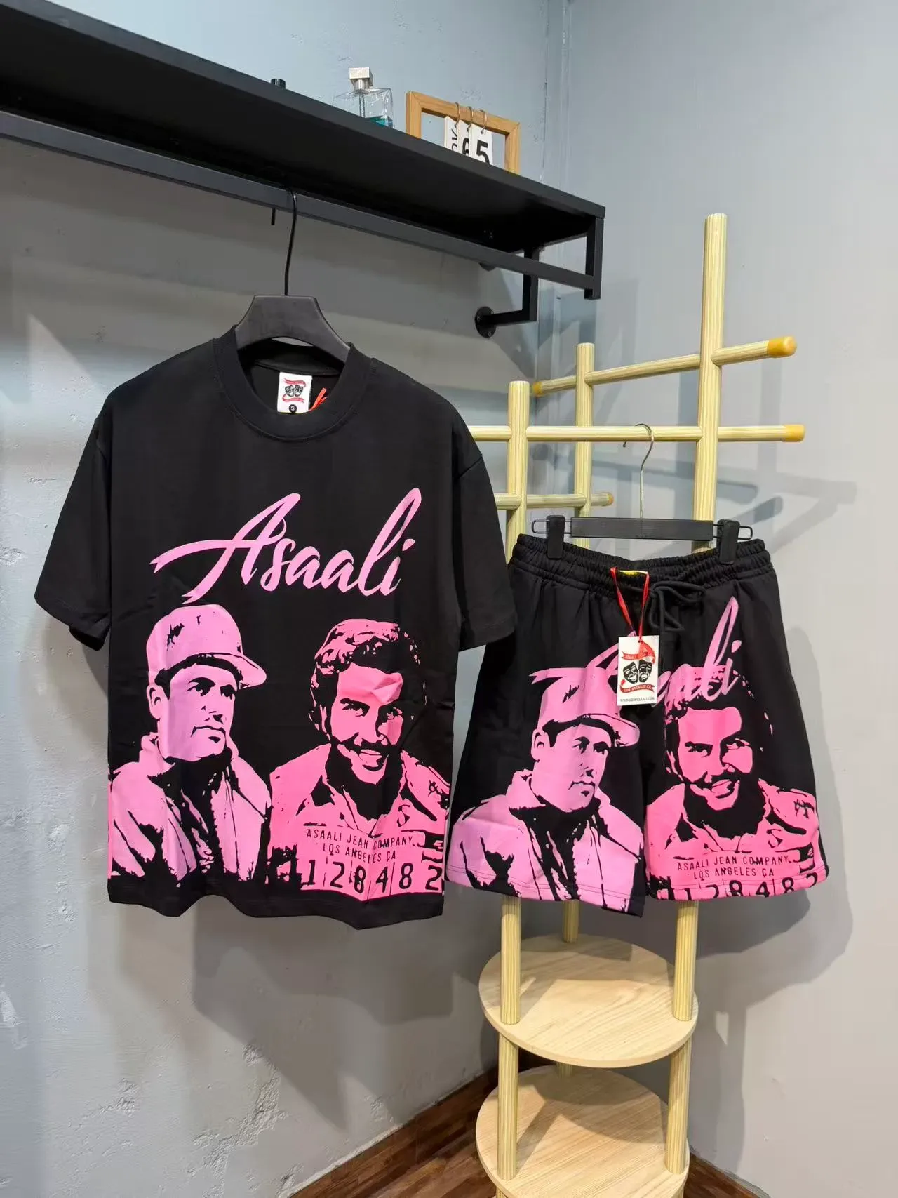 Black Graphic Print Crewneck T-Shirt 7