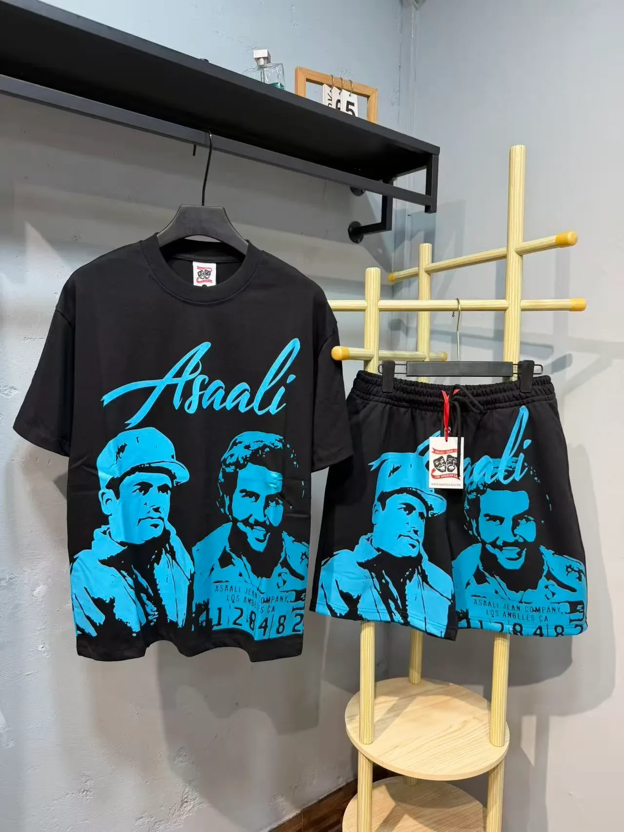Black Graphic Print Crewneck T-Shirt 9