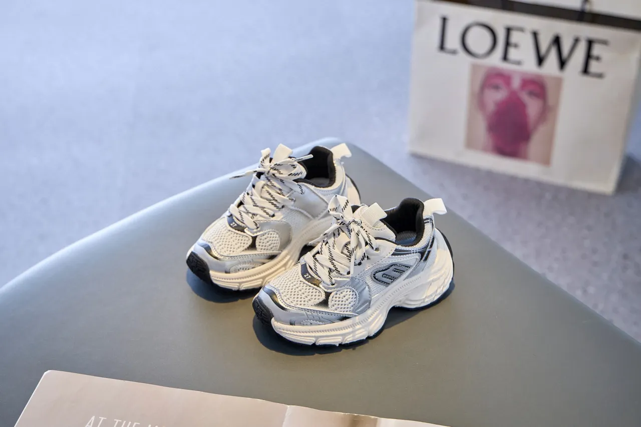 Black Gray Oversized Sole Layered Synthetic Overlays Chunky Sneakers 7