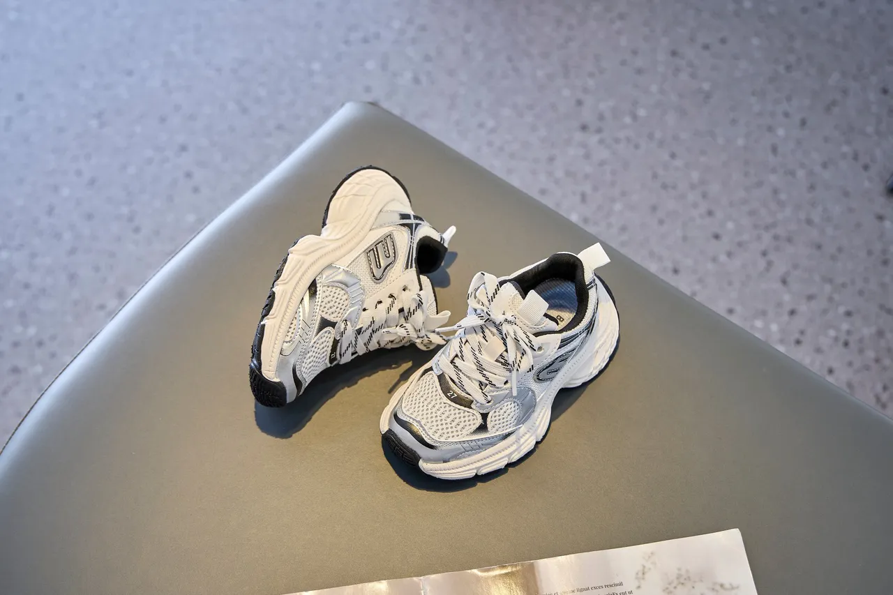 Black Gray Oversized Sole Layered Synthetic Overlays Chunky Sneakers 8