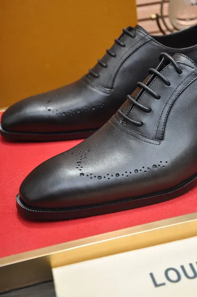Black Leather Closed-Lace Oxford-Style Brogue 8