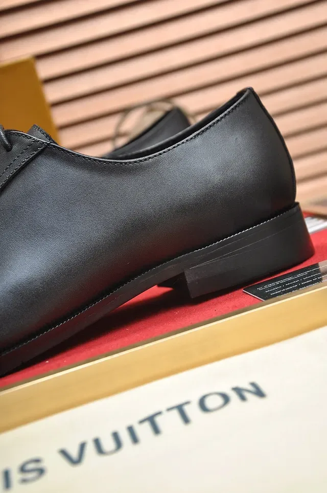 Black Leather Closed-Lace Oxford-Style Brogue 9