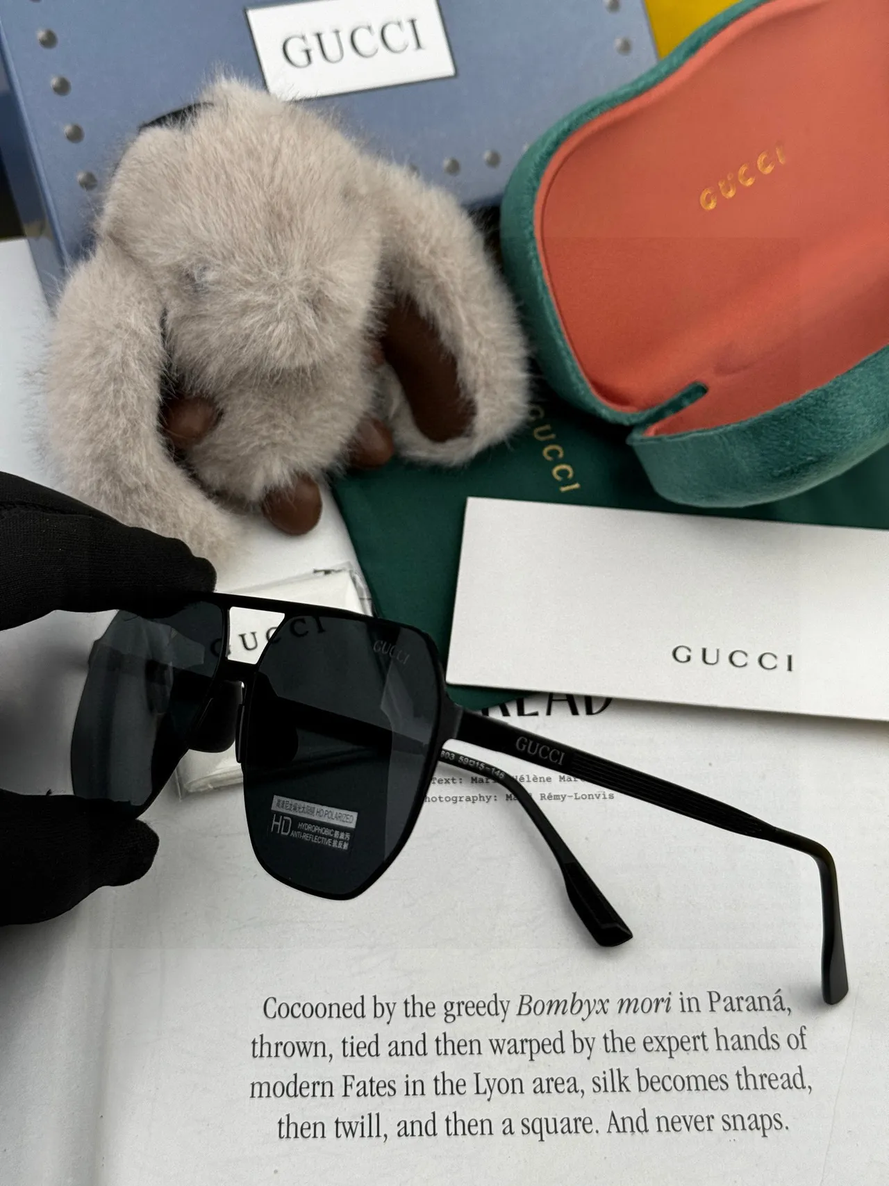 Black Oversized Aviator-Inspired Sunglasses 2