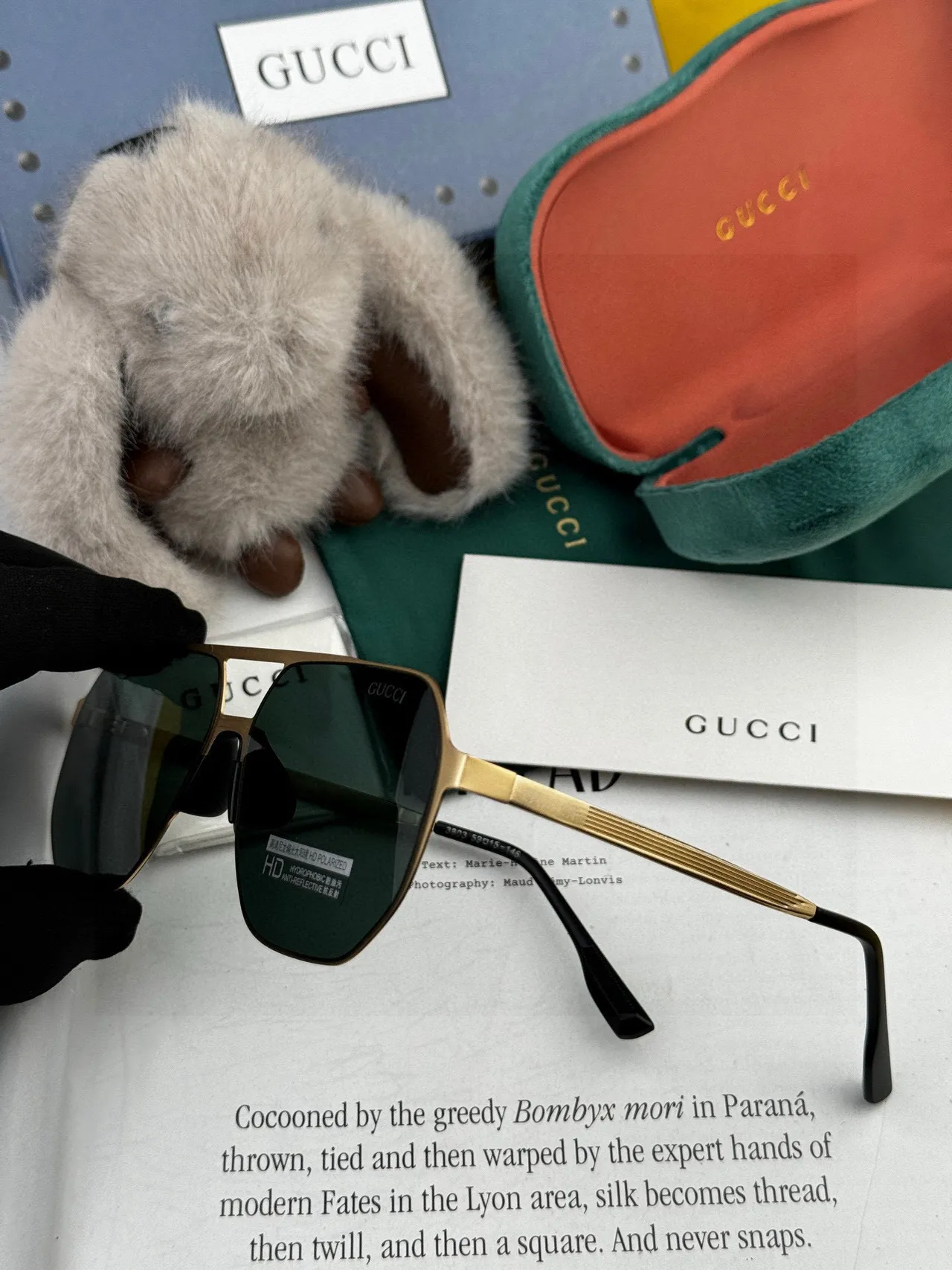 Black Oversized Aviator-Inspired Sunglasses 3