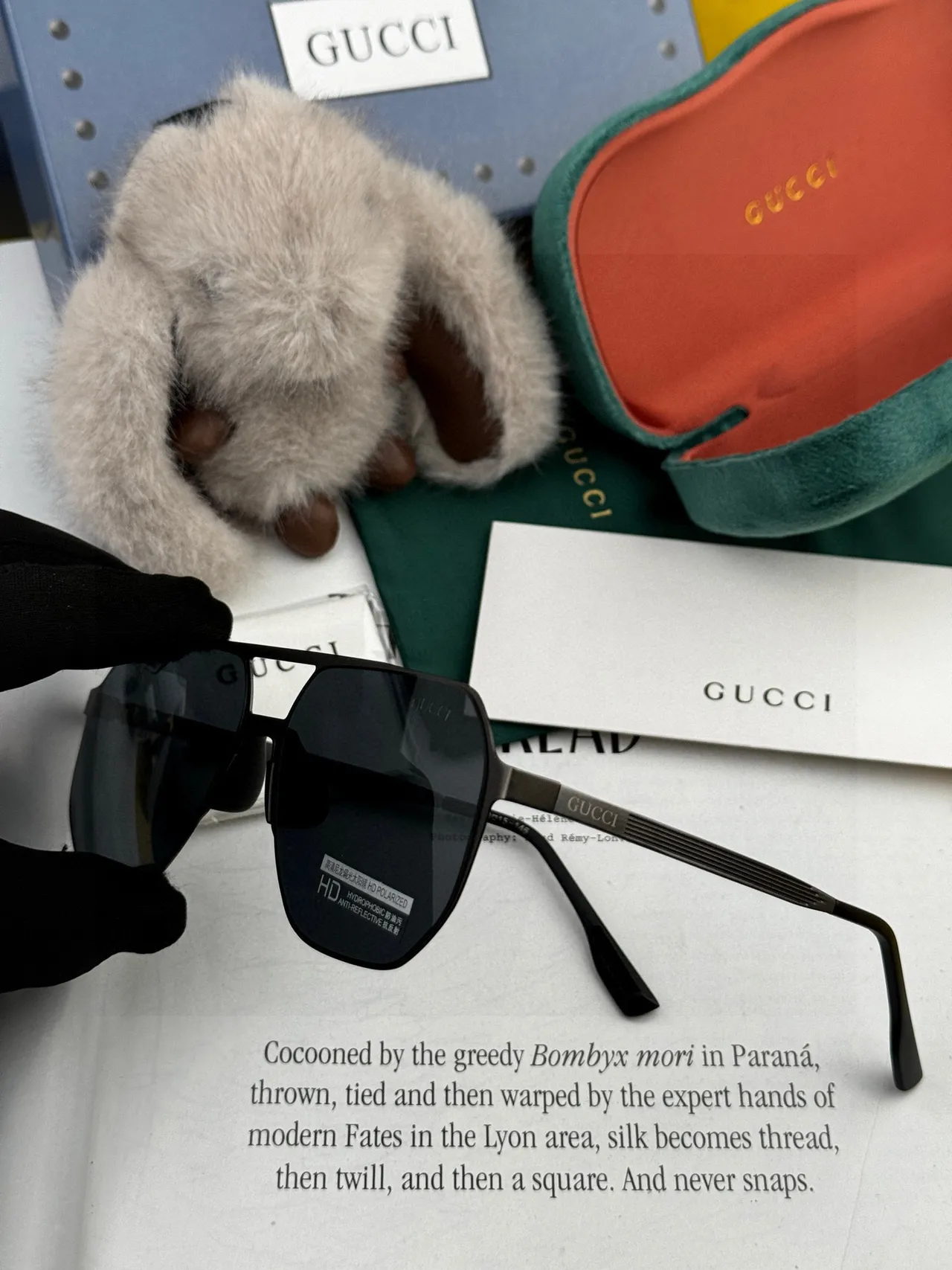 Black Oversized Aviator-Inspired Sunglasses 4