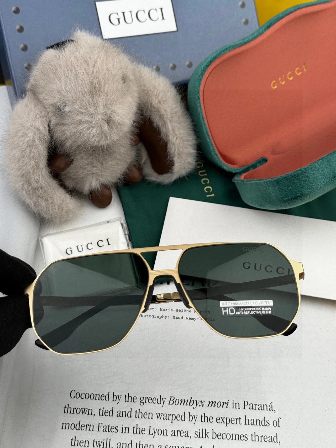 Black Oversized Aviator-Inspired Sunglasses 6