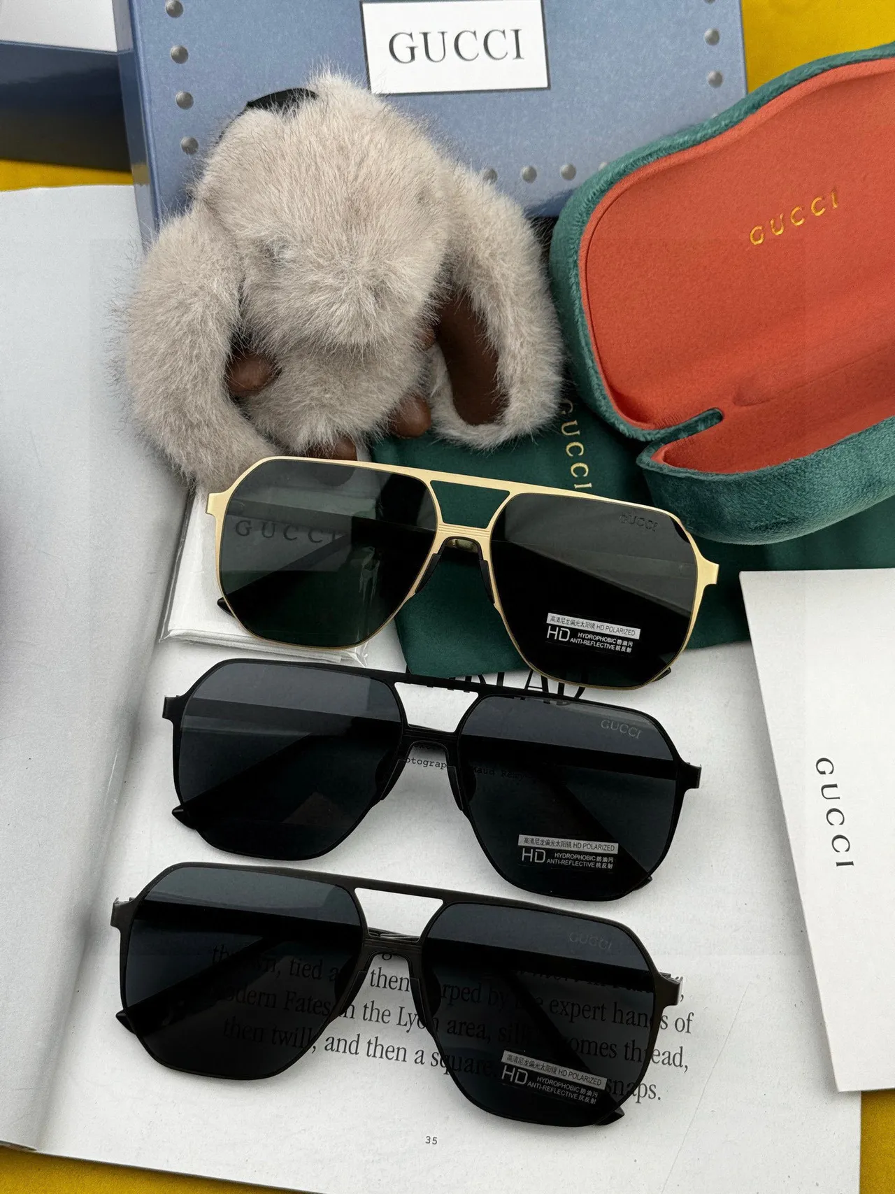Black Oversized Aviator-Inspired Sunglasses 8
