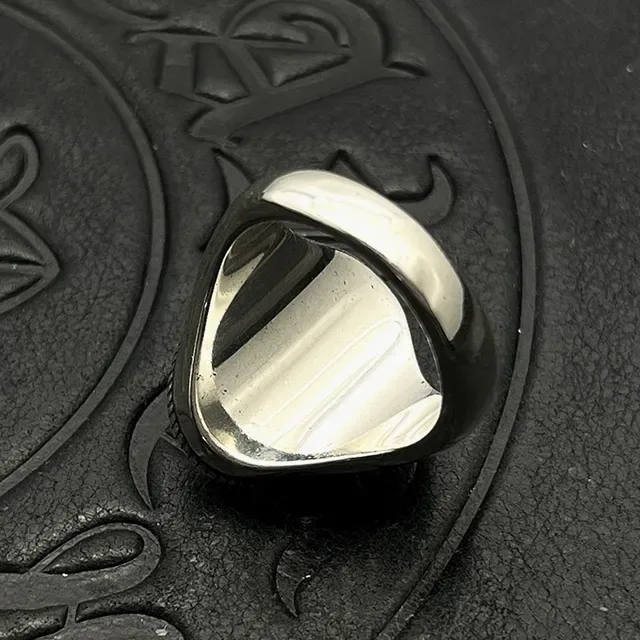 Black Silver Oval Bezel Figurative Relief Sculpture Ring 4
