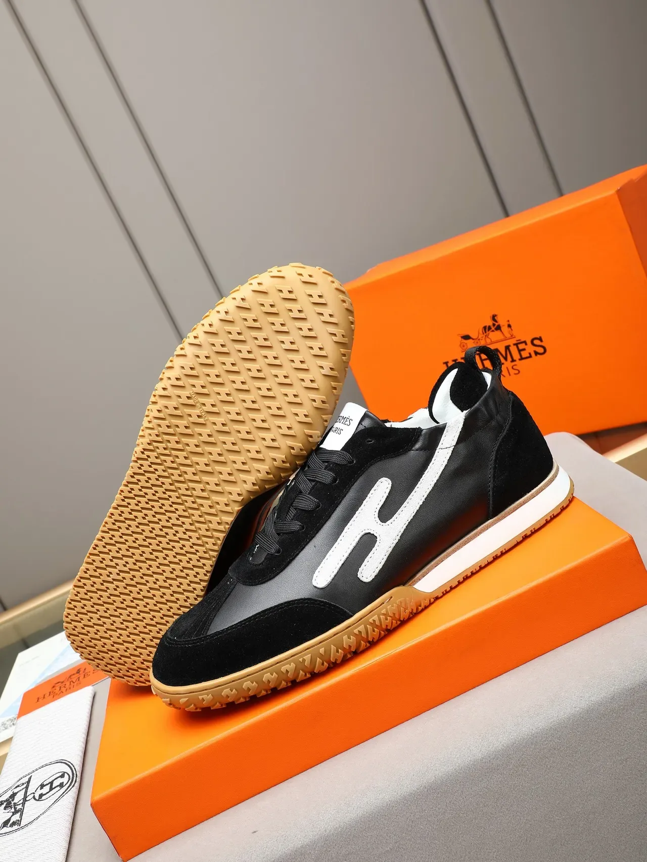 Black White Mixed-Material Upper Suede And Leather Panels Sneakers 4