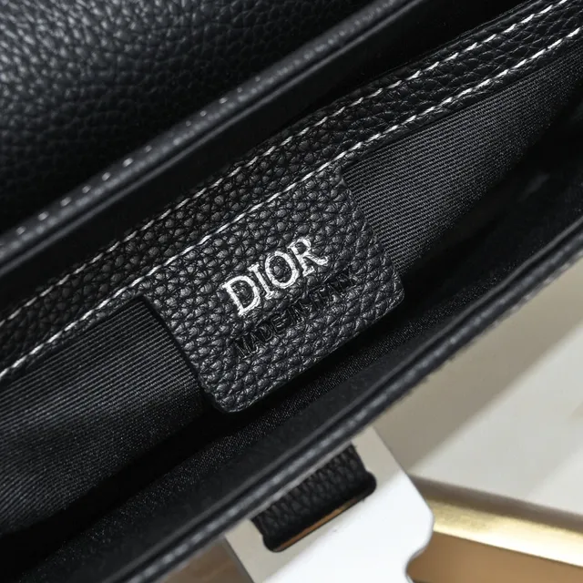 Black White Pebbled Leather Contrast Topstitching Saddle Bag 2