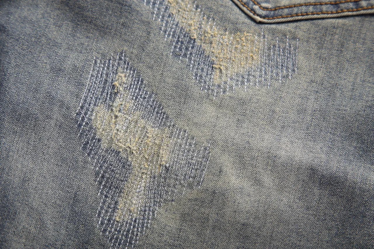 Blue Beige Distressed Zippered Side Pockets Shorts 2