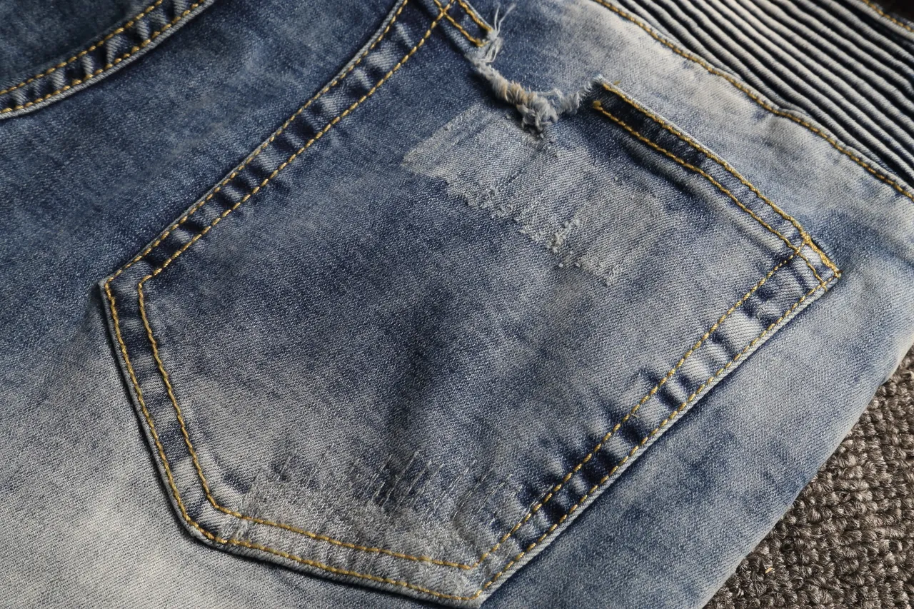 Blue Gray Distressed Wash Zippered Side Pockets Shorts 4