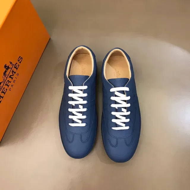 Blue Panelled Low-Top Lace-Up Sneaker 9