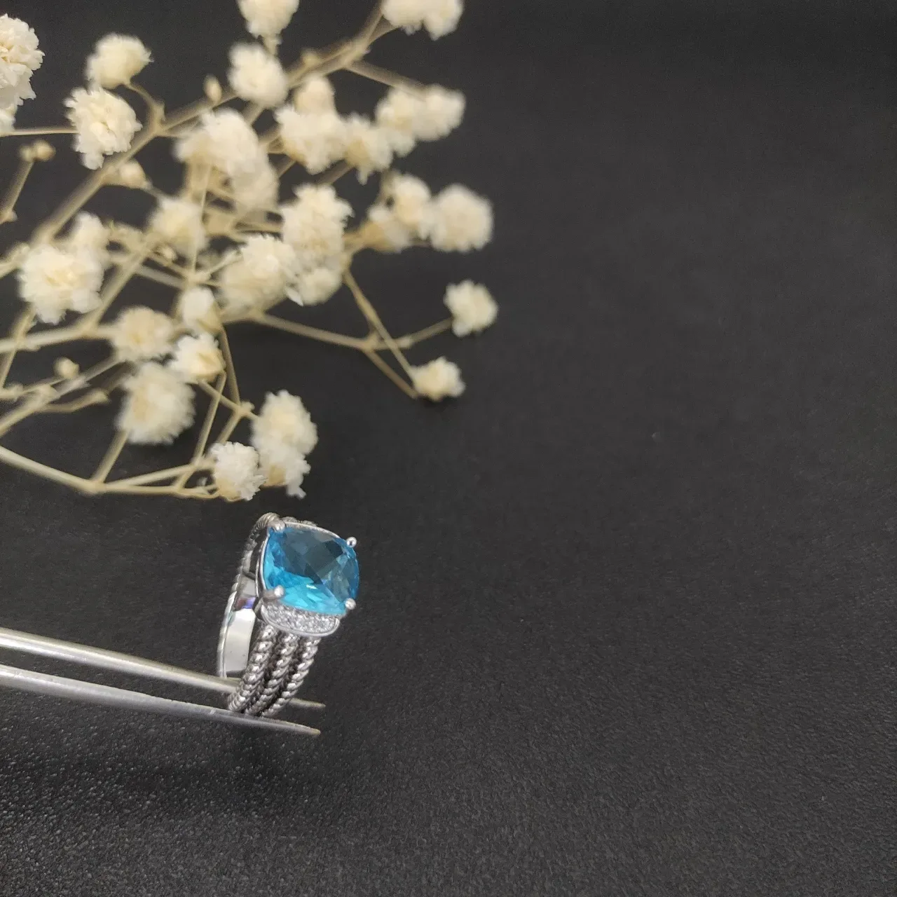 Blue Silver Cushion-Cut Central Stone Triple Rope-Textured Band Ring 8