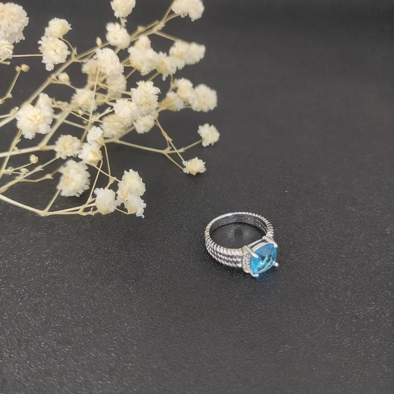Blue Silver Cushion-Cut Central Stone Triple Rope-Textured Band Ring 9