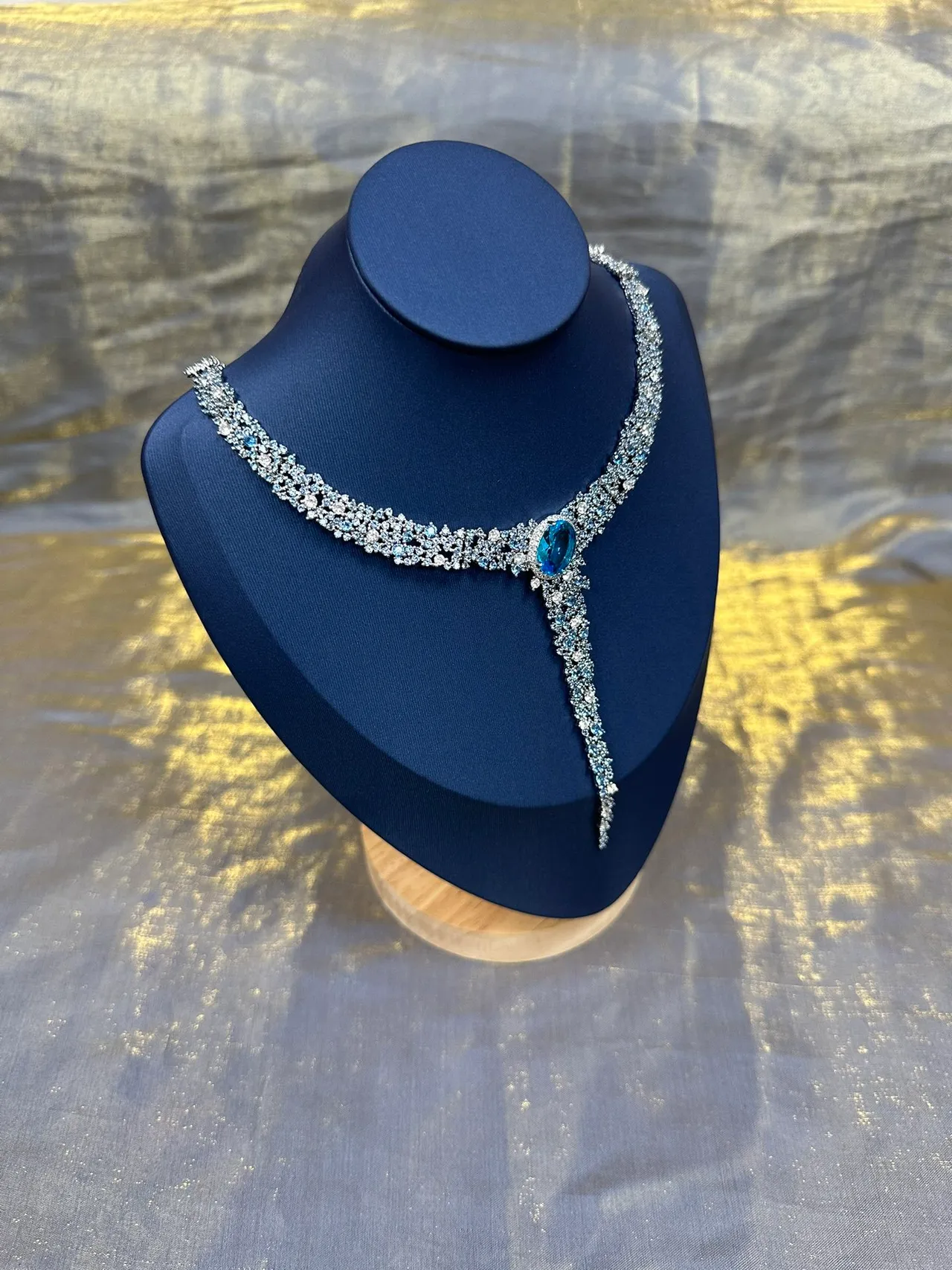 Blue Silver Pavé-Set Collar Oval Gem Focal Necklace 9