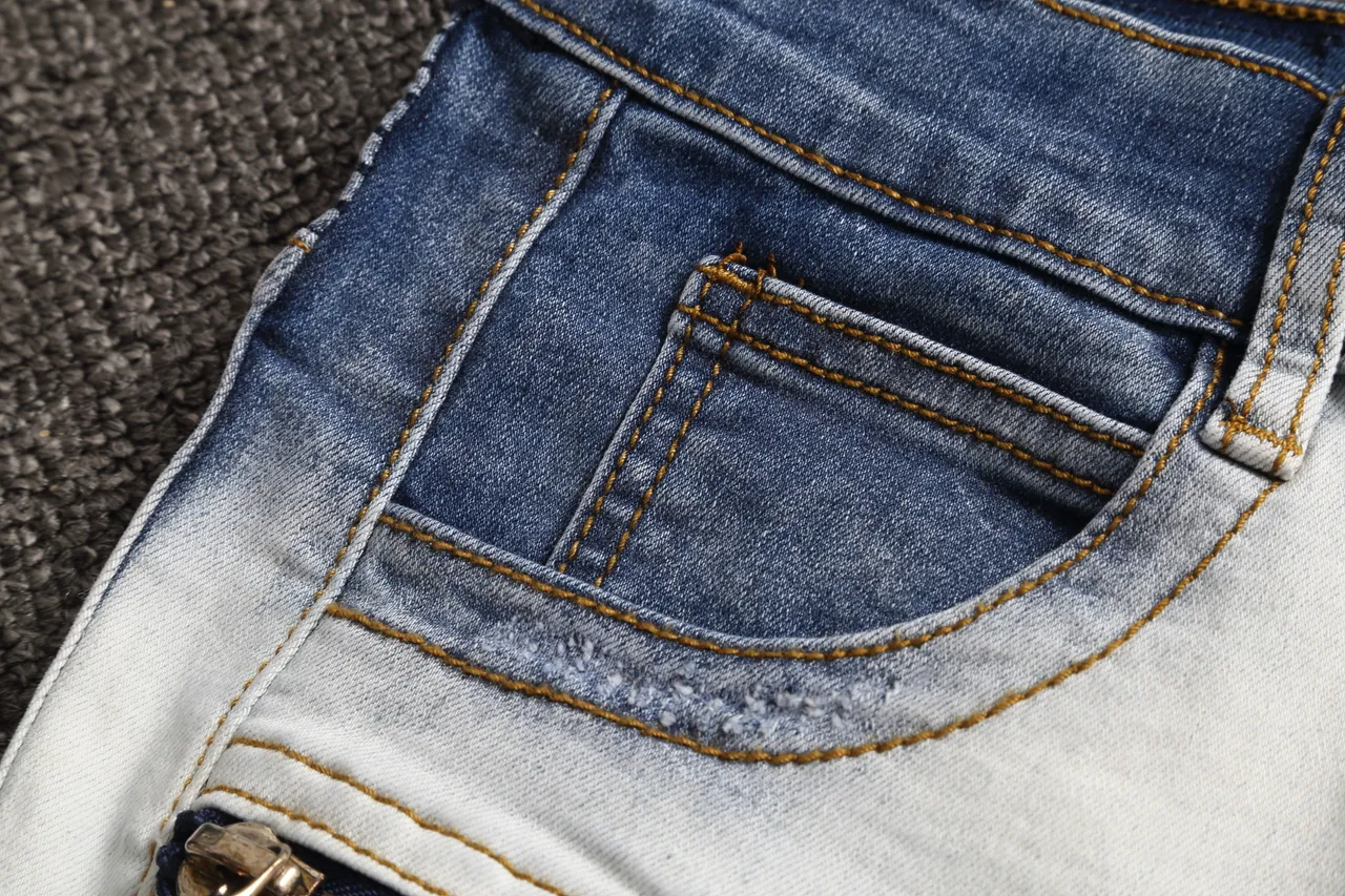Blue White Light-Wash Denim Zippered Thigh Pockets Shorts 11