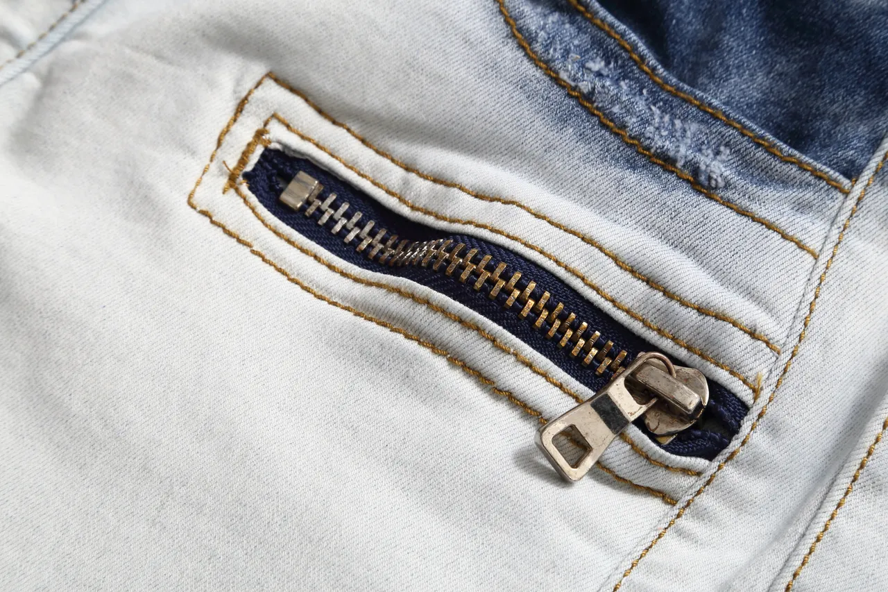 Blue White Light-Wash Denim Zippered Thigh Pockets Shorts 14