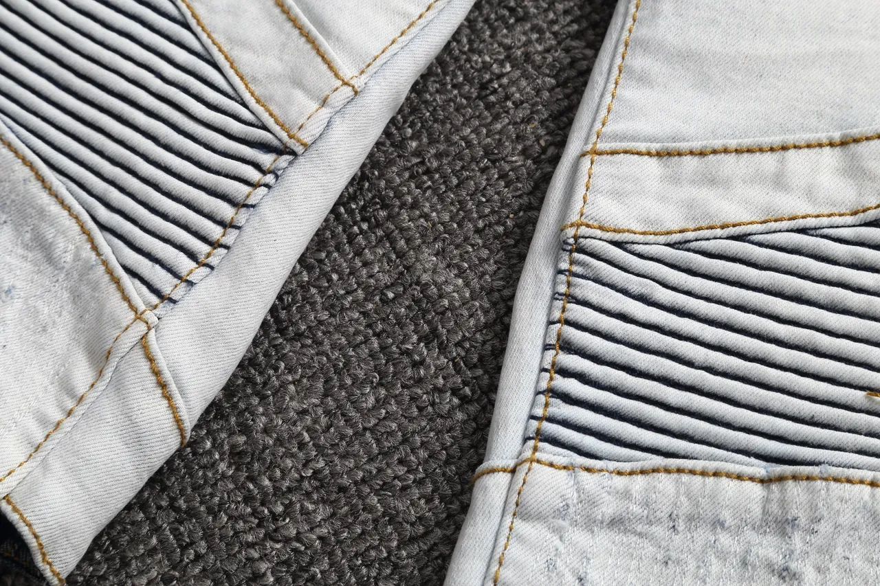Blue White Light-Wash Denim Zippered Thigh Pockets Shorts 17