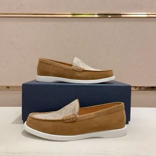 Loafer en daim marrón beige avec vamp à motif