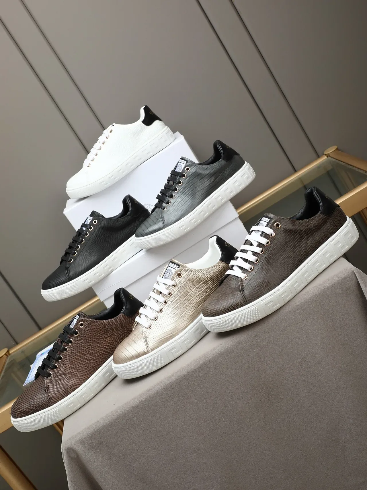 Brown Black Reptile-Textured Upper Laces And Heel Tab Sneakers 2