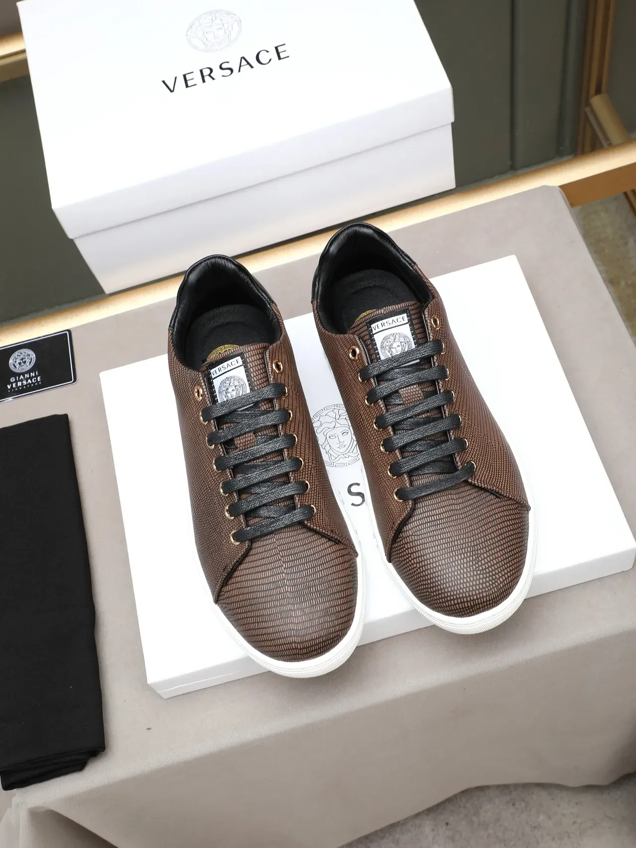 Brown Black Reptile-Textured Upper Laces And Heel Tab Sneakers 3