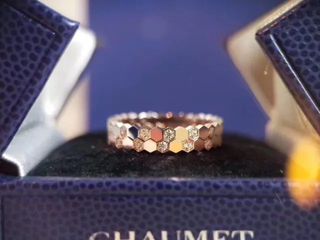 Chaumet Bee My Love Multi-Row Hexagonal Honeycomb Ring 7