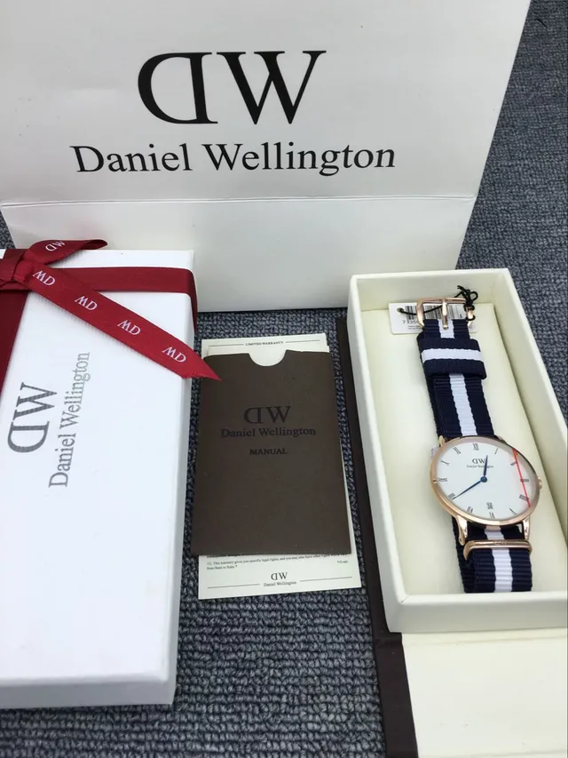 Daniel Wellington Classic Navy White Minimalist Rose Gold Case Quartz Watch 5