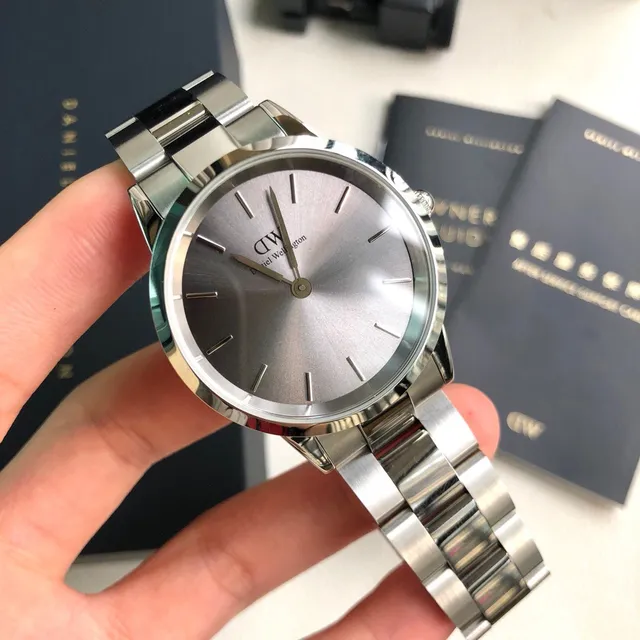 Daniel Wellington Classic Petite Silver Sunray Dial Quartz Watch 3