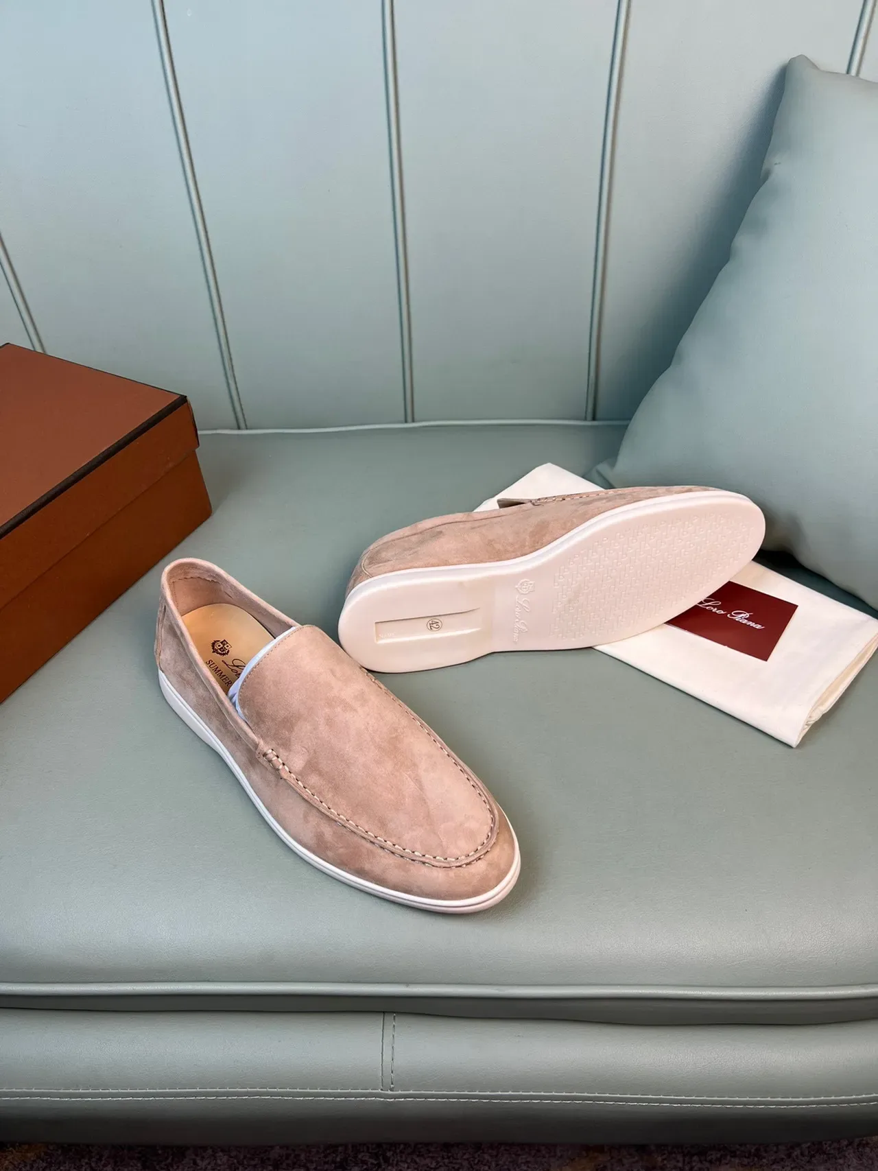 Mocassins moc-toe slip-on en daim rose poussiéreux 7