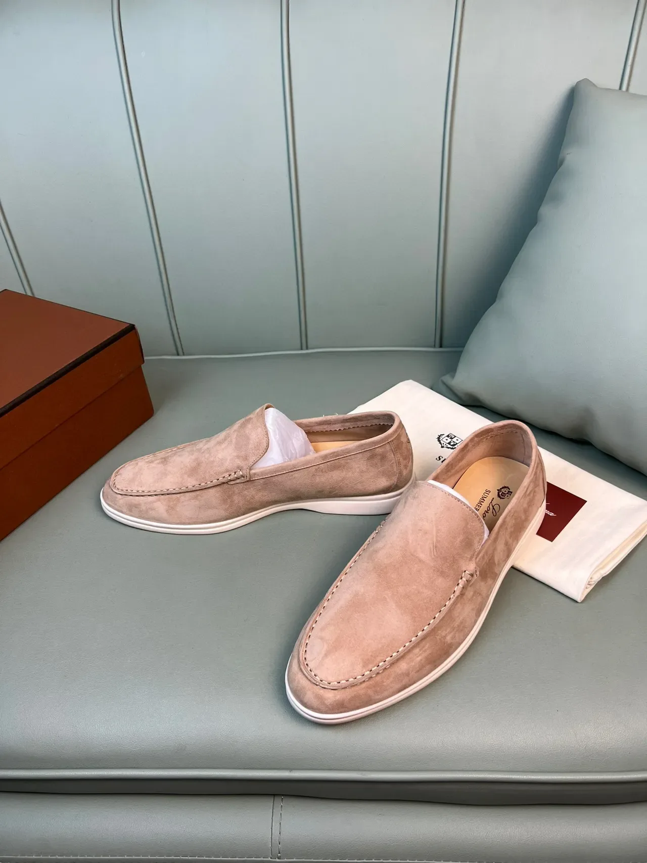 Mocassins moc-toe slip-on en daim rose poussiéreux 8