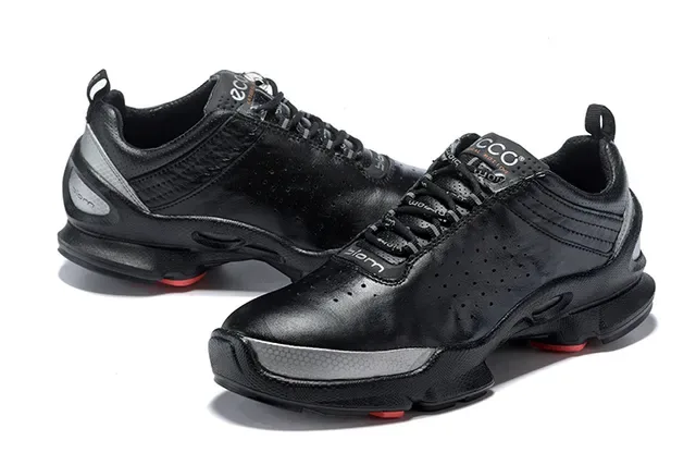 ECCO Black Red Perforated Leather Upper Sculpted Multi-Density Midsole Lifestyle Sneakers 4