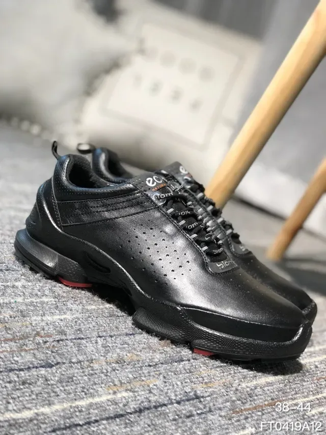 ECCO Black Red Perforated Leather Upper Sculpted Multi-Density Midsole Lifestyle Sneakers 24