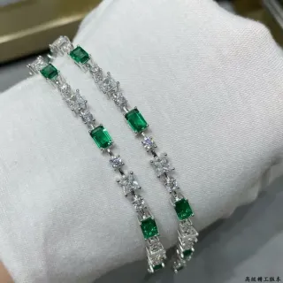 سوارة خرز خطية بحجر زمرد أخضر وشفاف مقصوص