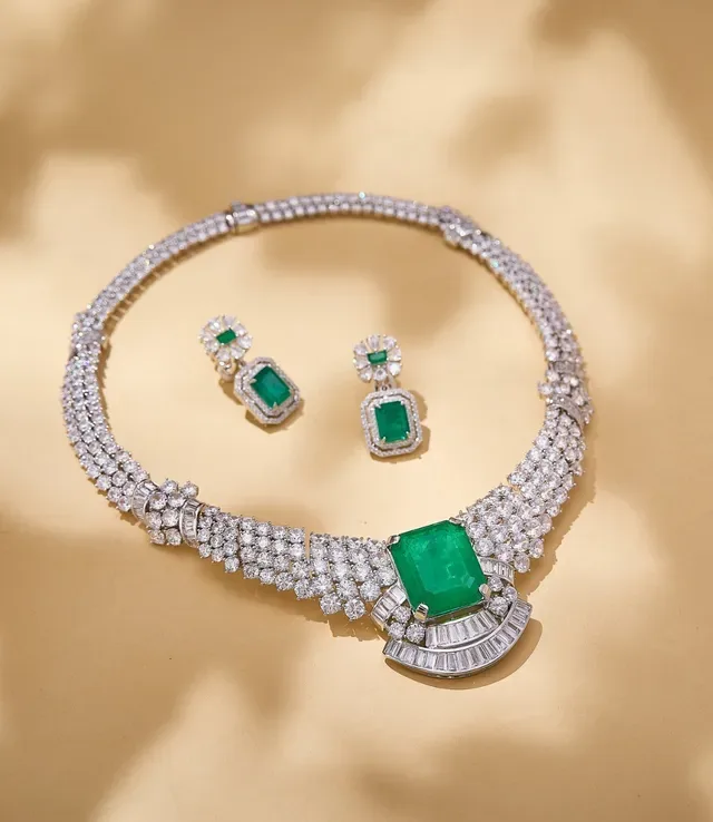 Emerald-Cut Green Stone and Pavé Diamond Collar Necklace 2