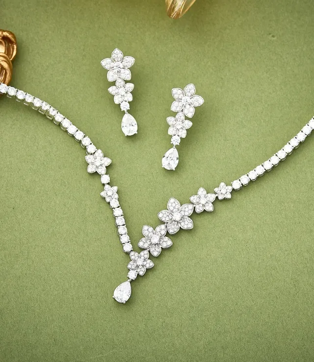 Floral Motif Pavé-Set Teardrop Pendant Necklace 5