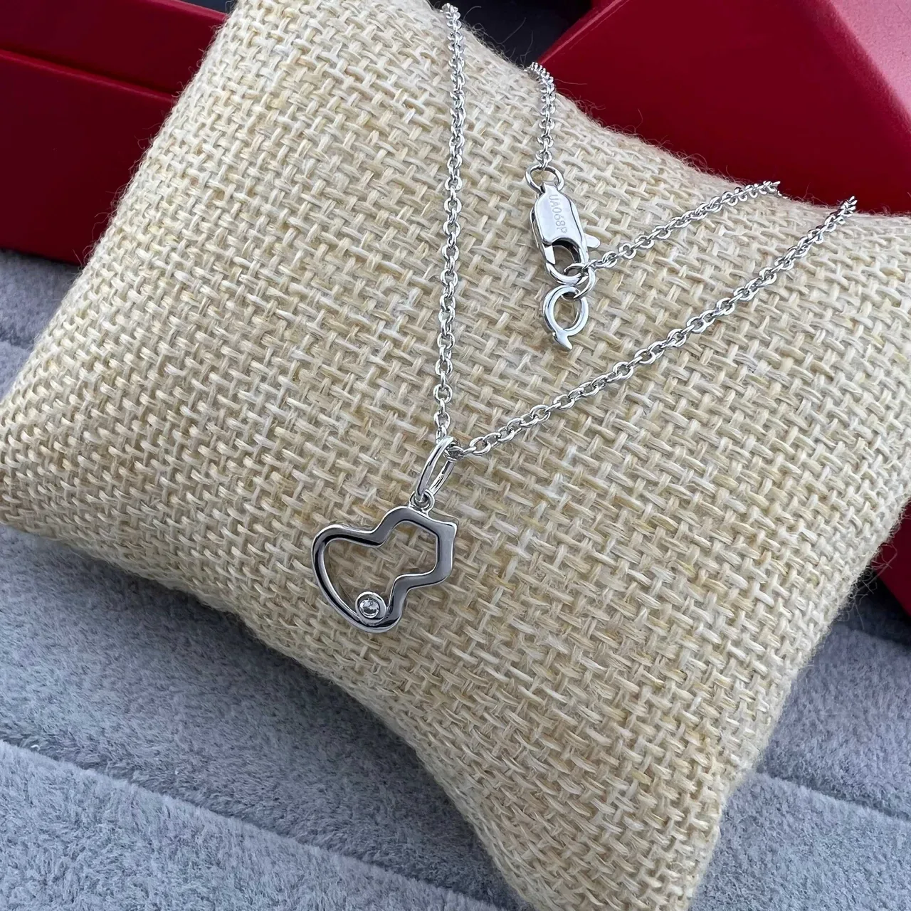 Gold and Silver Tone Openwork Heart Pendant Necklaces 3