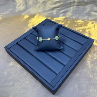 Pulsera de cadena dorada azul con piedras cabochon de turquesa