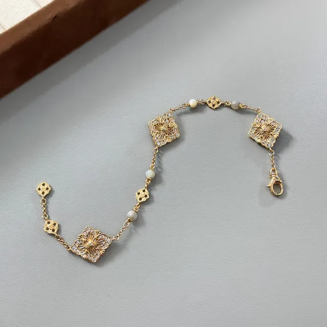 Gold Green Filigree Square Charms Alternating And White Beads Bracelet 6