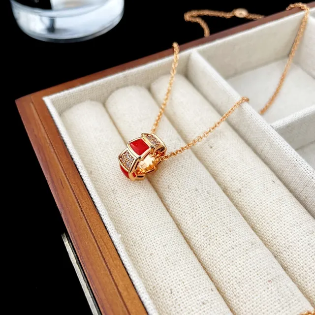 Gold Multicolor Chain Geometric Hexagonal Pendant Necklace 9