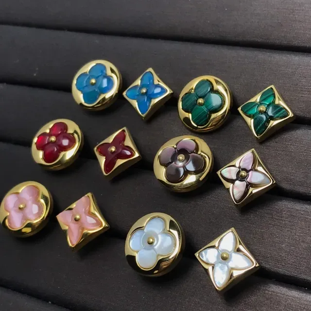Gold Multicolor Flower-Shaped Enamel-Inlaid Jewelry 3