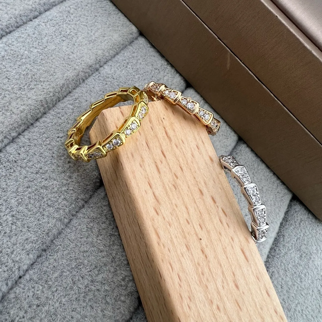 Gold Silver Bamboo-Link Motif Pavé-Set Clear Stones Ring 8