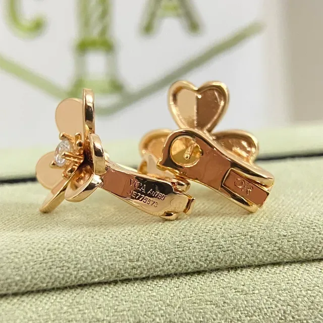 Gold Silver Flower-Shaped Clip-On Earrings 3