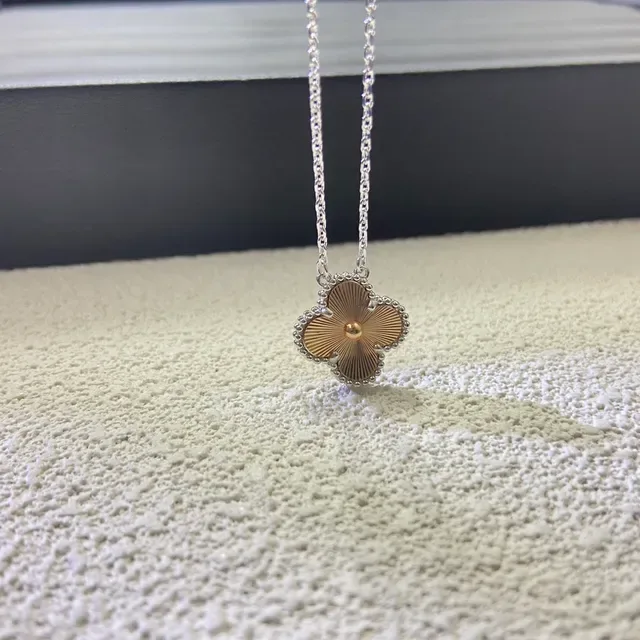 Gold Silver Four-Petal Flower Pendant Radial Grooved Texture Necklace 2