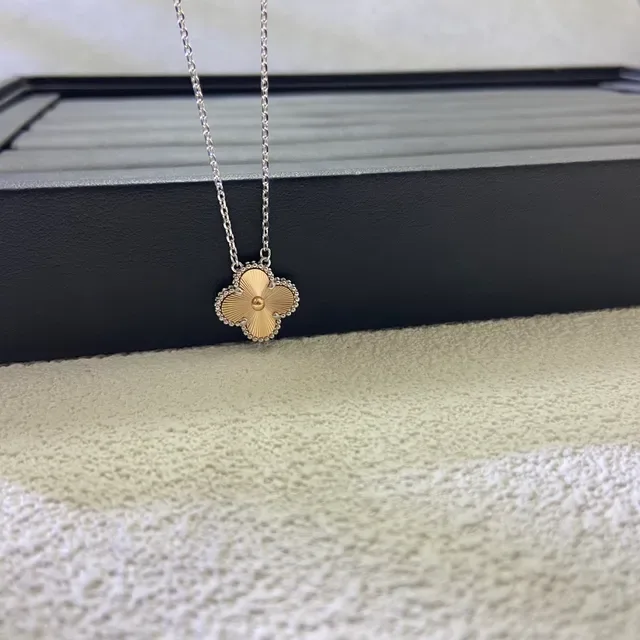 Gold Silver Four-Petal Flower Pendant Radial Grooved Texture Necklace 3