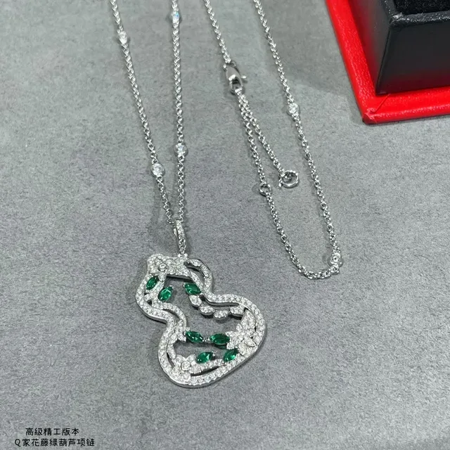 Gold Silver Gourd-Shaped Pendant Pavé-Set White Stones Necklace 2