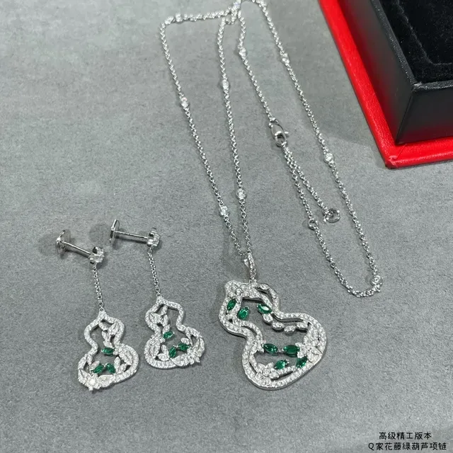 Gold Silver Gourd-Shaped Pendant Pavé-Set White Stones Necklace 4