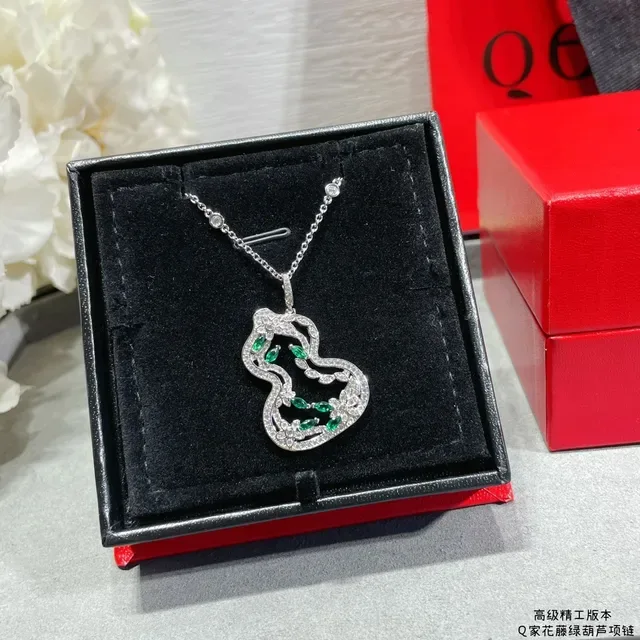 Gold Silver Gourd-Shaped Pendant Pavé-Set White Stones Necklace 7