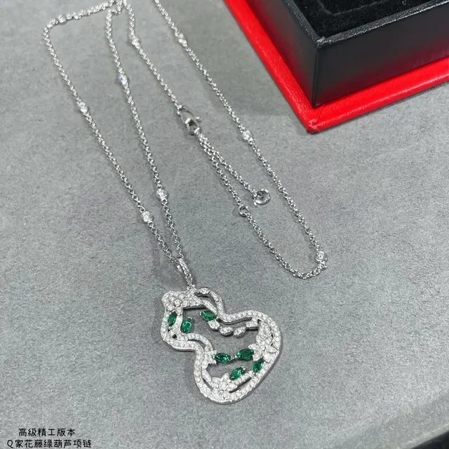 Gold Silver Gourd-Shaped Pendant Pavé-Set White Stones Necklace 8