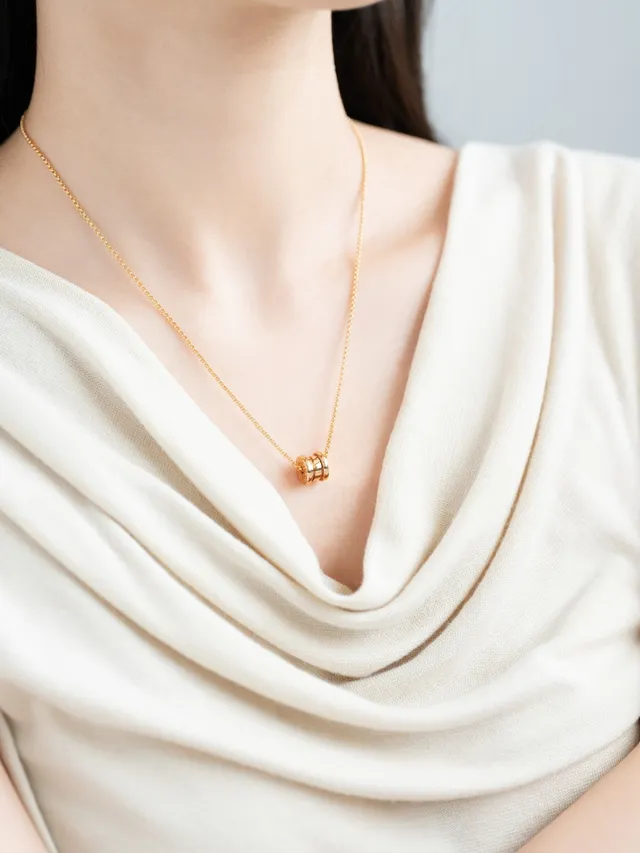 Gold Silver Stacked Cylindrical Pendant Polished Metal Necklace 2